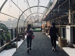 -冰冰龙虾·江湖菜·花园江景餐厅
