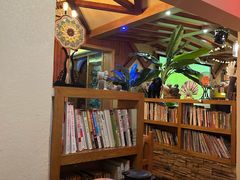 -月亮眼花园餐厅书吧酒吧