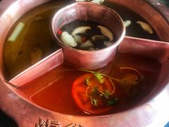 菌王奇香锅-滇釜火锅·能喝汤的火锅(车公庄店)