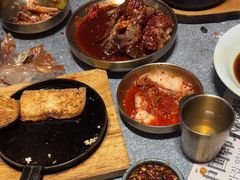 -草家酱蟹炭火烤肉店(珲春南路二店)