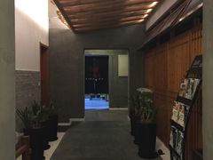 走廊-一两饭川味素食餐厅