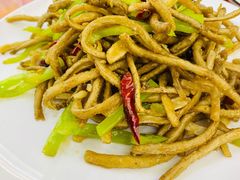 干煸茶树菇-锅贴王海鲜小馆