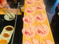 一米长盘猪五花-犟牛家·榴莲烤肉(五棵松店)