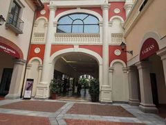 -佛罗伦萨小镇广佛名品奥特莱斯(疏港路店)