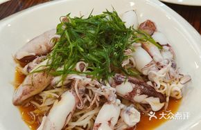 Steamed Conch in Boiling Water