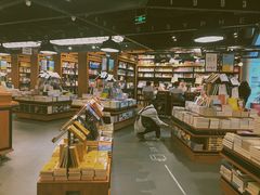 -西西弗书店&矢量咖啡(凯德晶萃广场店)