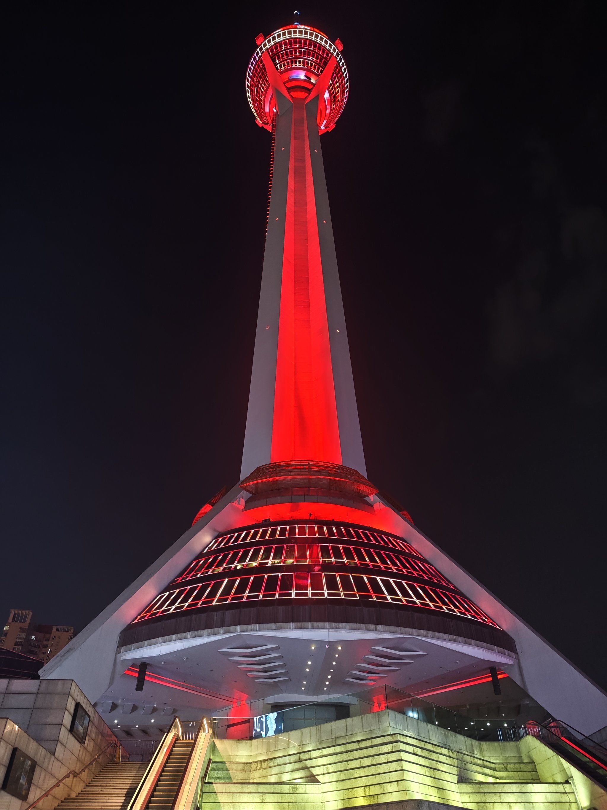 成都339:府河边的霓虹与酒