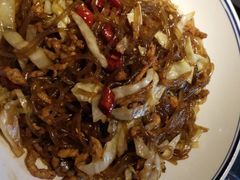 泡菜芍粉肉丝-老村长•湖北家常菜(南湖店)