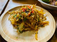 凉拌芭蕉花-蜗牛小馆醉乡民谣云南菜(惠新西里店)