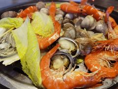 海鲜一箩筐-日进一片海.生腌海鲜火锅.宵夜烧烤(三里屯总店)