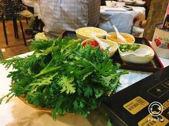 -鲜入围煮花胶鸡海鲜火锅