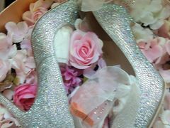 -京伟修鞋洗鞋奢侈品皮具护理店