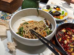 -云海肴·汽锅鸡·云南菜(天山百盛优客店)