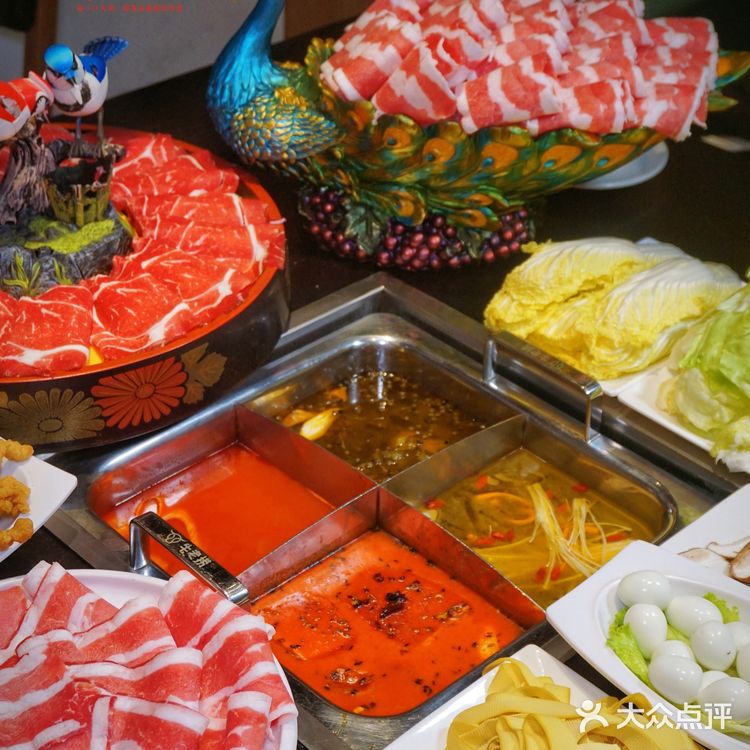 大口炫肉的过瘾四宫格|鸭血豆腐|扯面随便吃