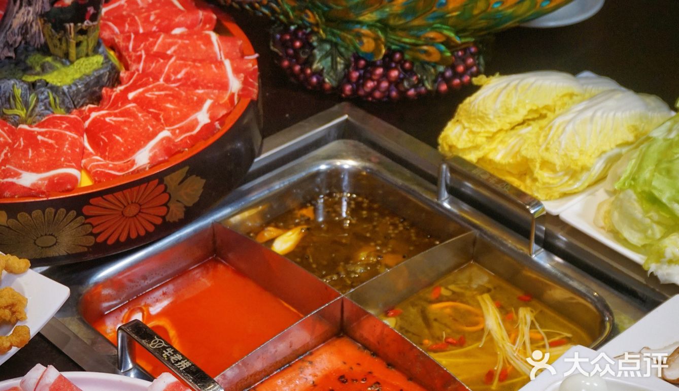 大口炫肉的过瘾四宫格|鸭血豆腐|扯面随便吃