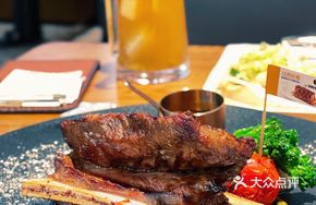 Bone-in Beef Short Ribs