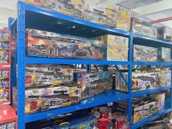 -逝水玩具折扣店