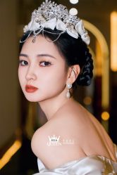 点击看大图 -艾拉·女王婚纱礼服馆