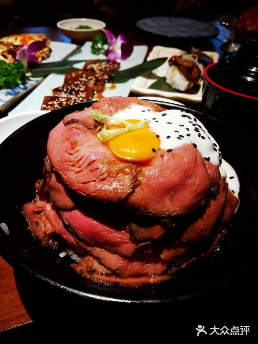 魔丼屋(日月光店)魔王慢烧牛肉丼图片