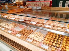 面包甜点陈列柜-泸溪河桃酥(欧尚店)