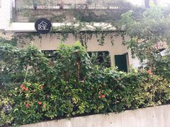 -彳亍咖啡·这里(水湾路店)