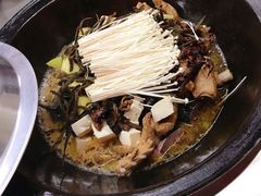 -屯老二农家铁锅炖·行业领军者(梅江店)
