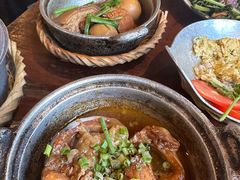 -Cuc Gach Quan Restaurant