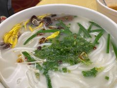 过桥米线-蝴蝶泉宾馆-中餐厅