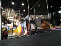 -嘿哟动霸CHUA·新潮玩运动娱乐中心·蹦床滑冰团建乐园