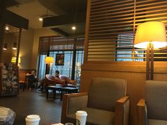 大堂-星巴克(昆山花桥商务城店)