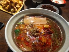 -爆炸头阿姨小四川正宗川味小吃(无任何分店)
