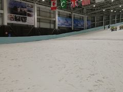 -乔波室内滑雪场