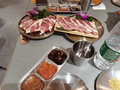 -围炉肉舍•炭烤活鳗•丹东海鲜烤肉(步行街店)