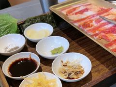 -围炉肉舍•炭烤活鳗•丹东海鲜烤肉(步行街店)