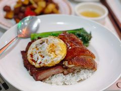 烧味双拼煎蛋饭-东鑫记港式茶餐厅(南京东路店)