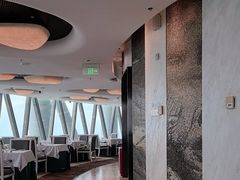 -广州塔卢特斯法国旋转餐厅