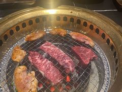-山川小町·极番烧肉(新地假日广场店)