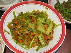 -廖师傅大蒜炒腊肉(袁家岭店)