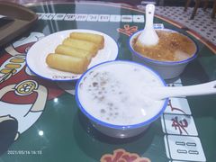 桃胶银耳雪梨-五条人糖水铺(武林总店)