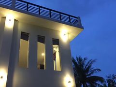 -Neary Khmer Restaurant
