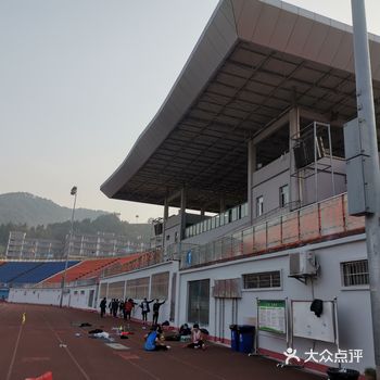 开州体育场是全开州规模最大的体育公园了
