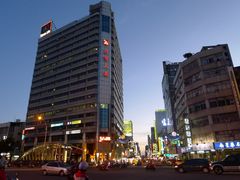 -六合夜市