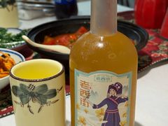 -刘姐啤酒鱼民族演艺餐厅(西街总店)