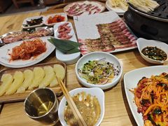 -青瓦餐厅·生鱼片·韩园烤肉(西塔店)