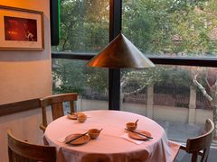 靠窗位-龙门阵茶屋川菜馆(武康路店)