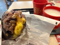 海苔咸蛋黄爆有料饭团-永和大王(小厨·东四十条店)