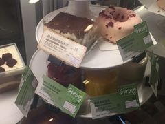 -星巴克臻选(深圳龙华红山天虹店)