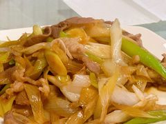 葱爆羊肉-那达慕蒙古风味酒楼