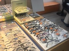 -天空之镜眼镜店蔡司依视路配镜授权零售店(望京颐堤港店)
