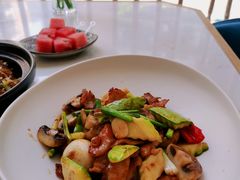 香煎口蘑脆爽肉-周三的情书花园餐厅(江北店)